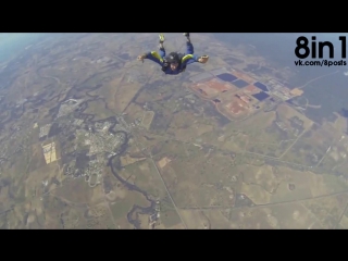 a paratrooper has an epileptic attack during his free fall