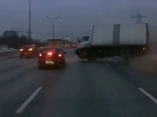 video from an accident on the moscow ring road kia on emergency gangs